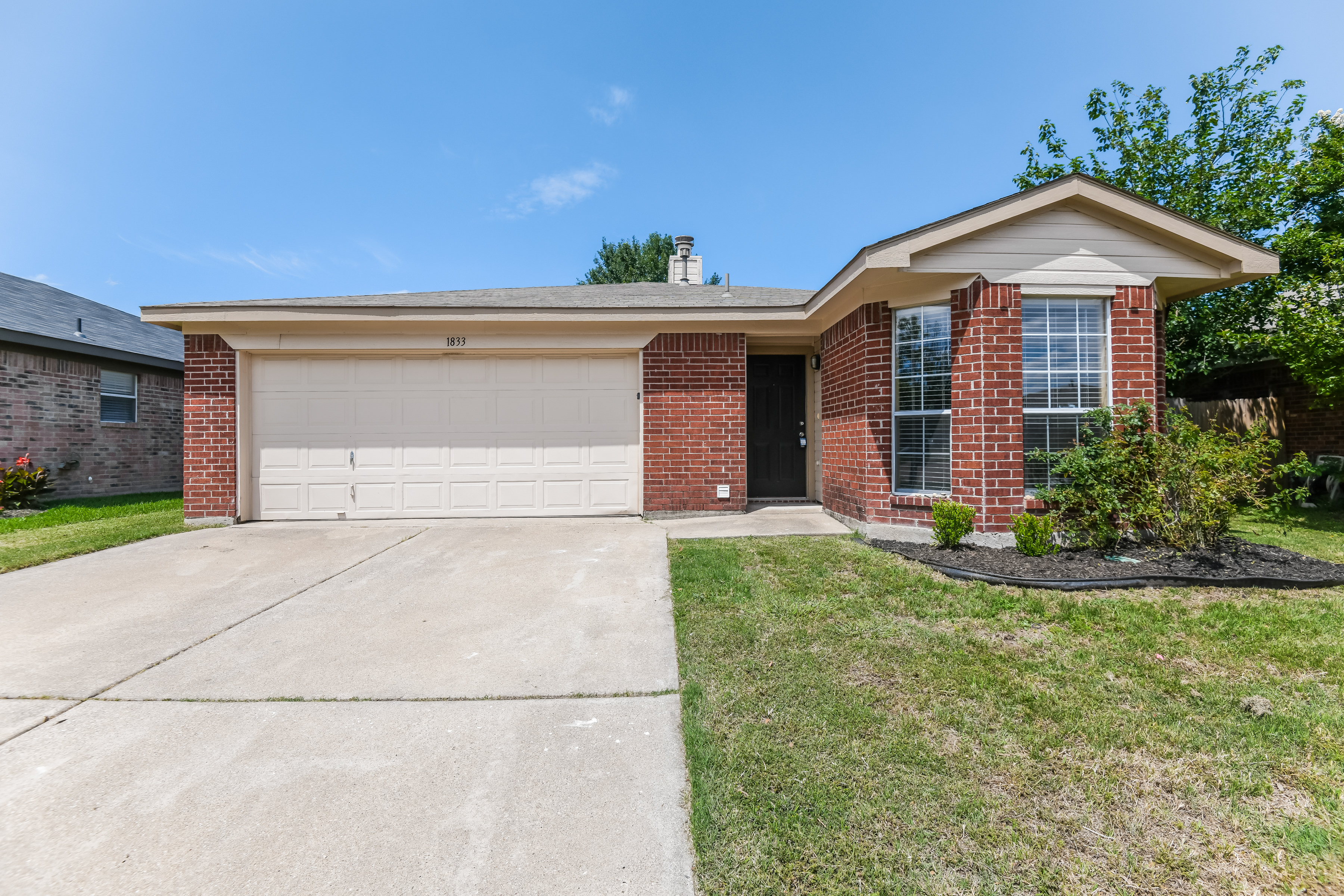 1833 Cedar Tree Dr Fort Worth, TX 76131